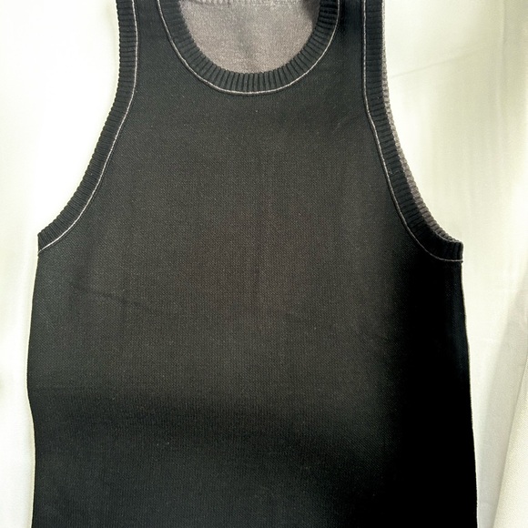 Ultra soft reversible sweater vest - Picture 2 of 2